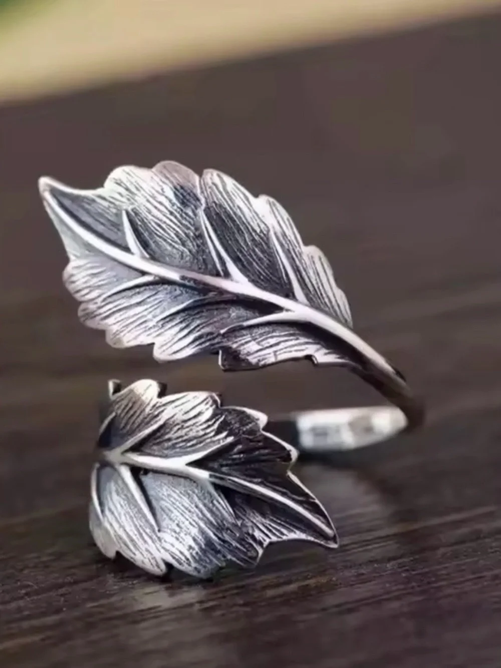 Vintage Leaf Resizable Silver Ring -  Retro Jewelry